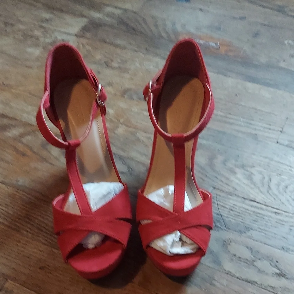 BAMBOO Red Platform Heels with Chunky Block Heel and Peep-Toe - Picture 4 of 11